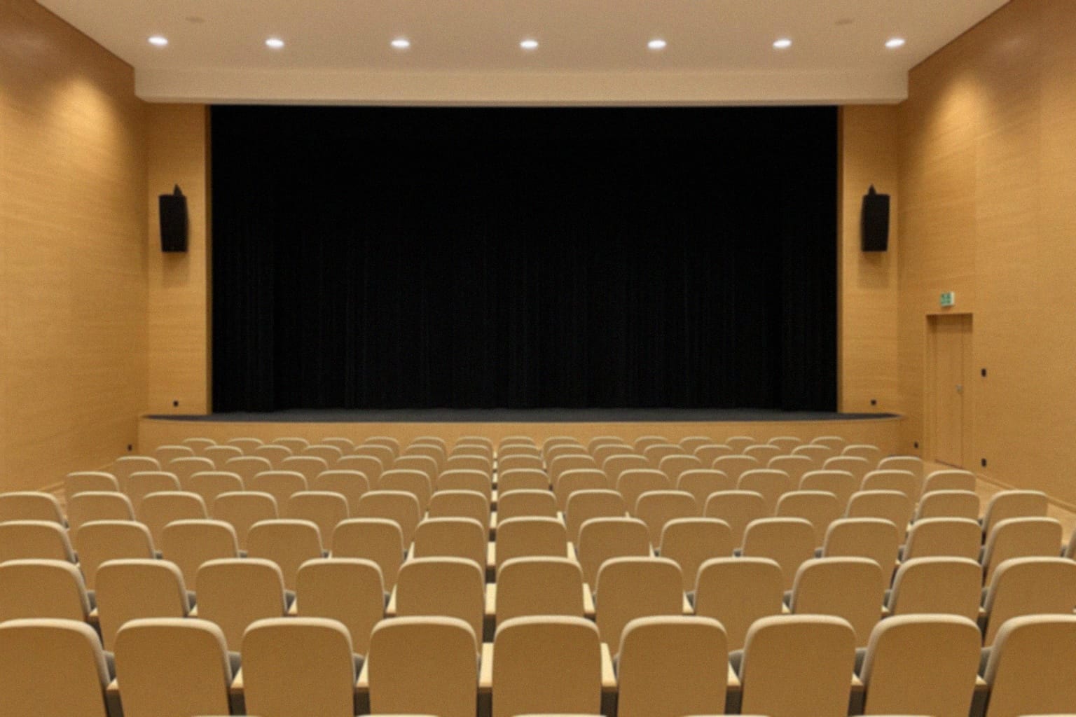 Humorystyczny spektakl „The Strings” już w lutym w Bogatyni